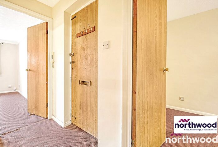 1 Bedroom Flat To Rent In Bounderby Grove, Chelmsford, CM1