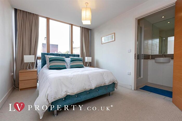 2 Bedroom Apartment To Rent In Canal Wharf Apartments, B1