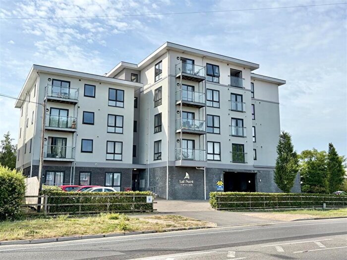 2 Bedroom Apartment For Sale In Upton Road, Poole, BH17