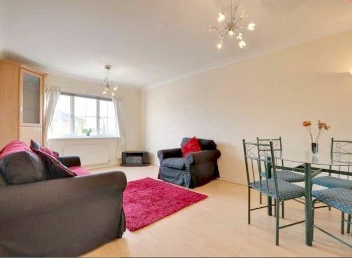 2 Bedroom Flat To Rent In Postmasters Lodge, Exchange Walk, Pinner, HA5
