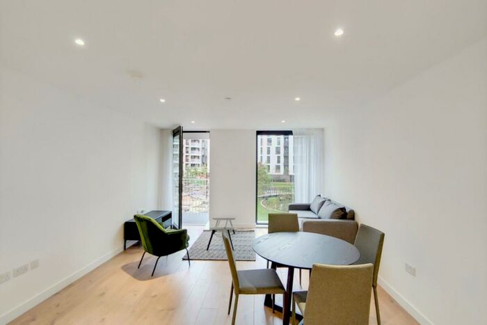 1 Bedroom Apartment To Rent In New Garden Quarter, Stratford, E15