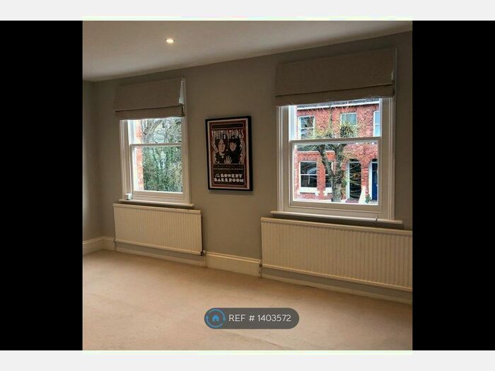 2 Bedroom Flat To Rent In Grosvenor Park, Tunbridge Wells, TN1