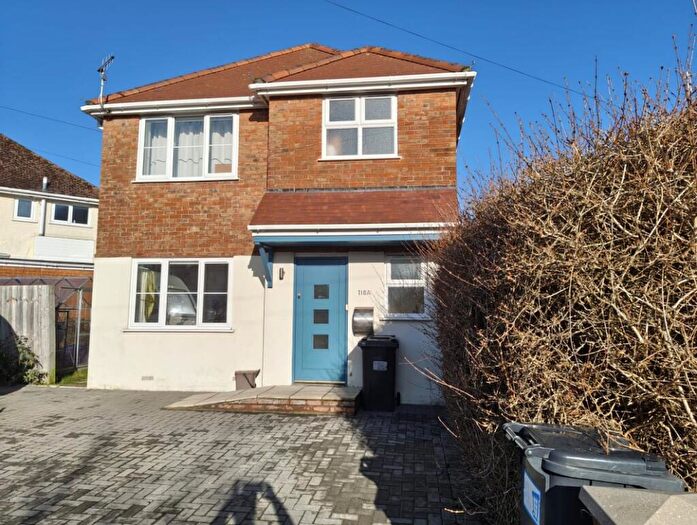 3 Bedroom Detached House For Sale In Saxonhurst Road, Bournemouth, BH10