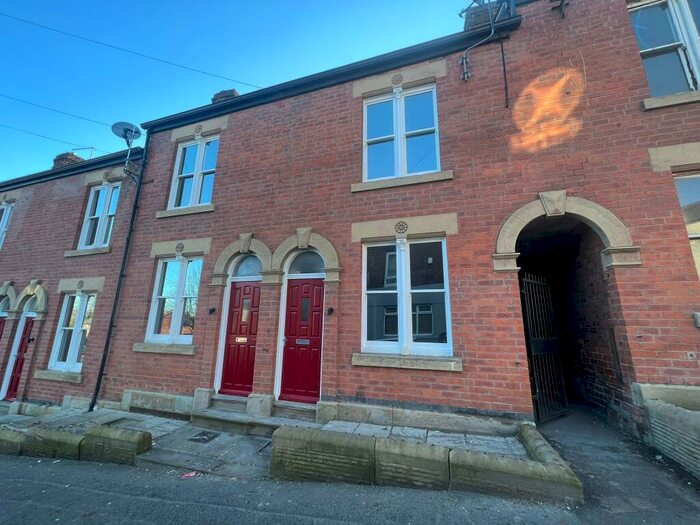 3 Bedroom House To Rent In Broomspring Lane, Sheffield, S10