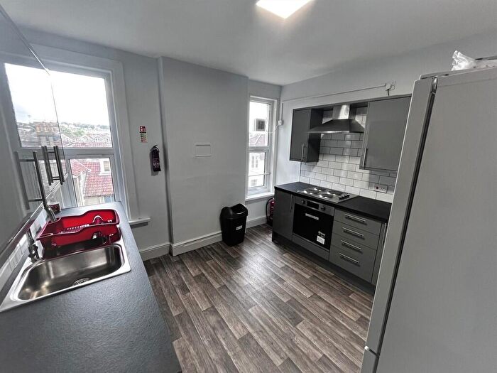 6 Bedroom Maisonette To Rent In Top Floor Flat, Cotham Vale, BS6