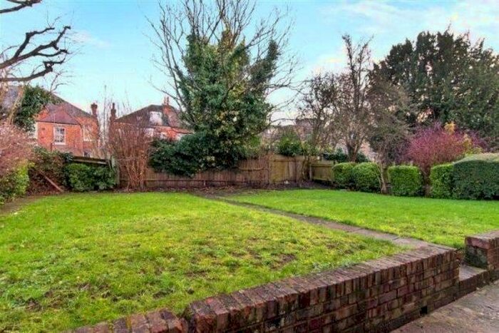 1 Bedroom Flat To Rent In Skardu Road, London, NW2