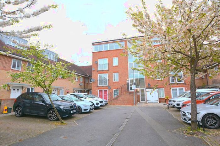 1 Bedroom Flat To Rent In Carmichael Close, Ruislip, HA4