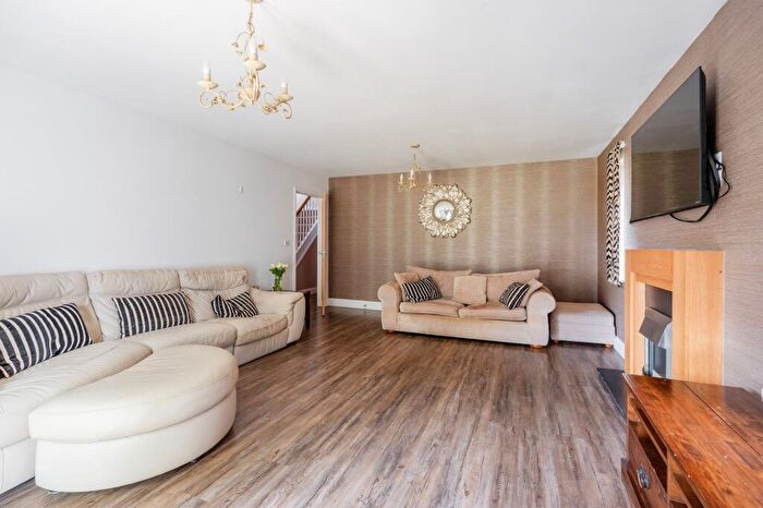 4 Bedroom Detached House For Sale In Victory Avenue, Bradwell, NR31