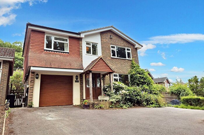 4 Bedroom Detached House For Sale In Carters Way, Wisborough Green, RH14