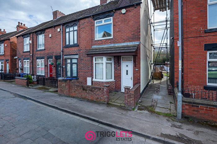 3 Bedroom End Of Terrace House For Sale In Hay Green Lane, Birdwell, Barnsley, S70