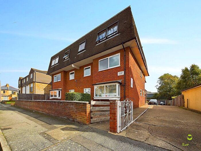 2 Bedroom Flat To Rent In Flat Louise Court, Devonshire Road, Bexleyheath, DA6