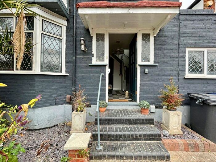 4 Bedroom Semi-Detached House To Rent In St. Margarets Road, Edgware, HA8