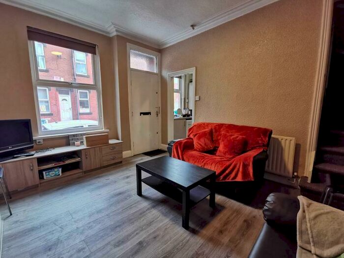 2 Bedroom Terraced House To Rent In William Street, Hyde Park, Leeds, LS6