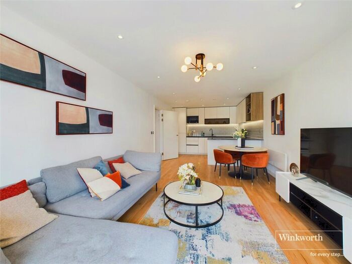 3 Bedroom Apartment To Rent In East Drive, Colindale, London, NW9