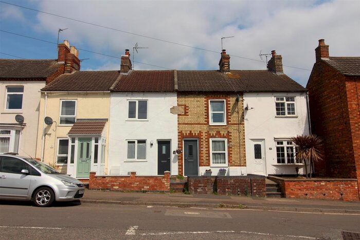 2 Bedroom Terraced House To Rent In Finedon Road, Irthlingborough, Wellingborough, NN9