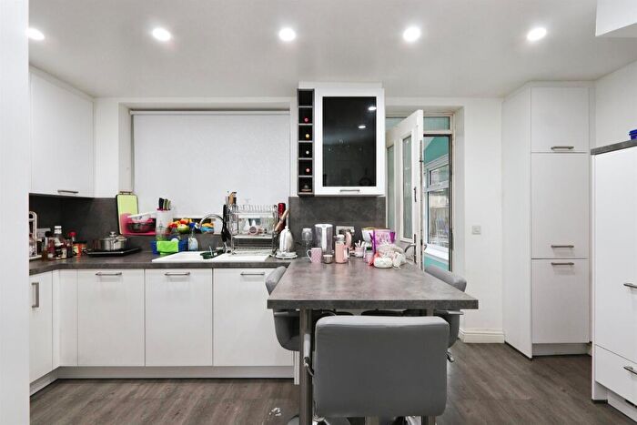3 Bedroom End Of Terrace House For Sale In Boundary Road, Wybourne, Sheffield, S2