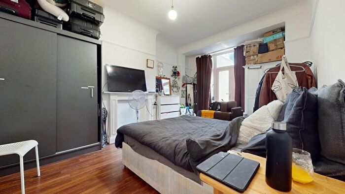 6 Bedroom Terraced House To Rent In Woodberry Grove, Manor House, N4