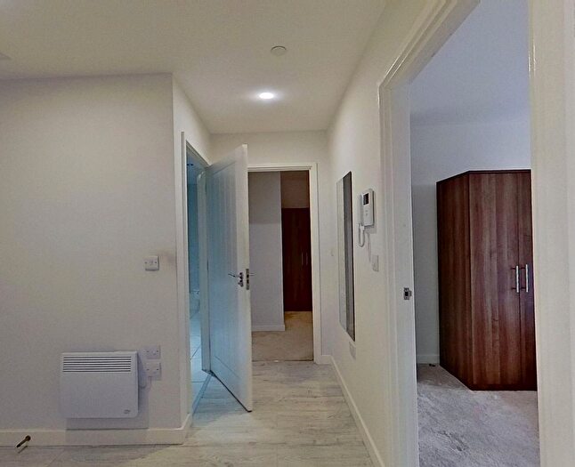 2 Bedroom Flat To Rent In Atkinson Street, Leeds, LS10