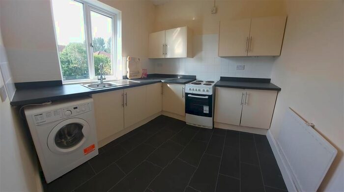 1 Bedroom Flat To Rent In Mumbles Road, Swansea, SA3