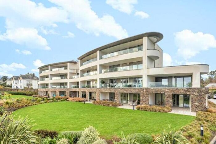 2 Bedroom Apartment For Sale In Sea Road, Carlyon Bay, PL25
