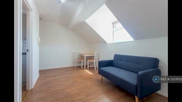 1 Bedroom Flat To Rent In Treherbert Street, Cardiff, CF24