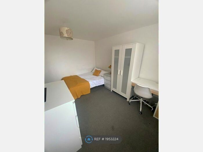 5 Bedroom Detached House To Rent In Brabourne Close, Canterbury, CT2