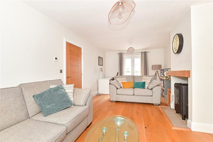 4 Bedroom Link Detached House For Sale In Bannisters Croft, Blindley Heath, Lingfield, Surrey, RH7