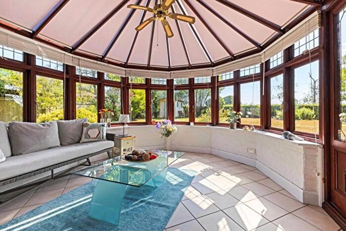 4 Bedroom Detached House For Sale In Pond Lane, Lasham, GU34