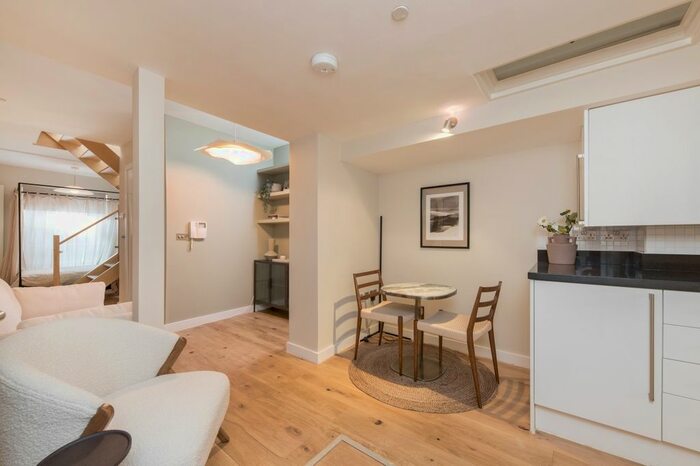 1 Bedroom Studio To Rent In King Street, London, WC2E