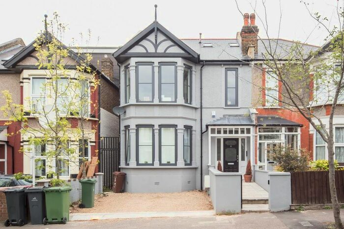 2 Bedroom Flat To Rent In Upper Walthamstow Road, London, E17