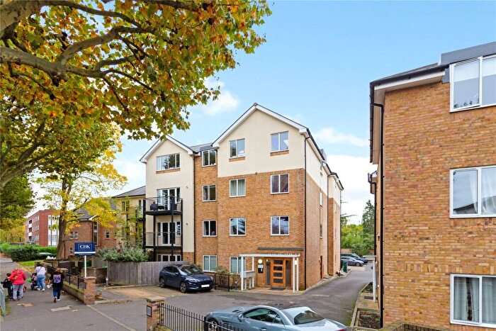 3 Bedroom Flat To Rent In Maple Road, Surbiton, KT6