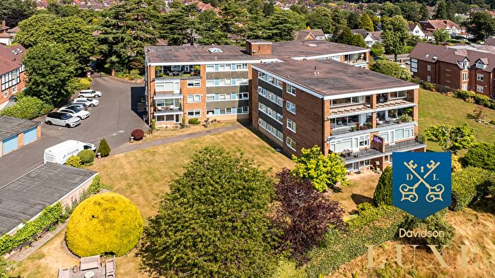 3 Bedroom Flat For Sale In Dove House Lane, Solihull, B91