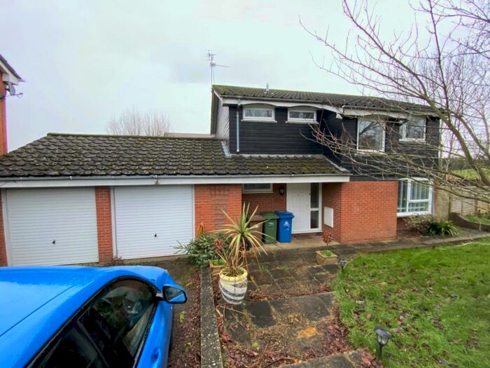 4 Bedroom Detached House To Rent In Emmets Park, Binfield, Bracknell, Berkshire, RG42