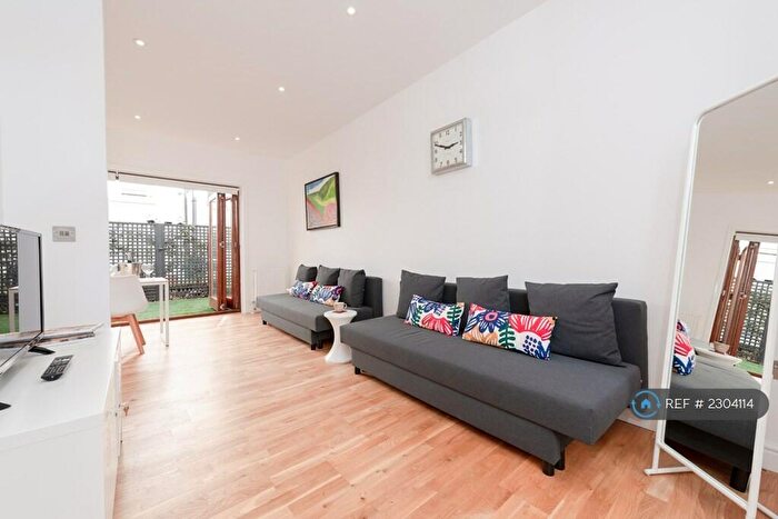 2 Bedroom End Of Terrace House To Rent In Castle Street, Brighton, BN1