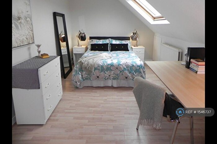 2 Bedroom Flat To Rent In Louis Street, Hull, HU3