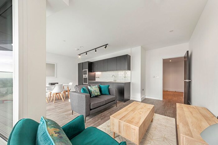 1 Bedroom Flat To Rent In Victoria Road, Acton, W3