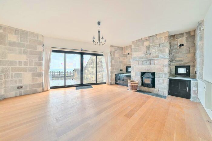 3 Bedroom Apartment For Sale In The Fort, Cawsand, Torpoint, PL10