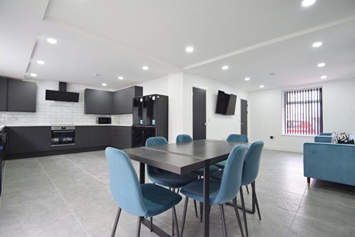 6 Bedroom House To Rent In Hirwain Street, Cathays, CF24