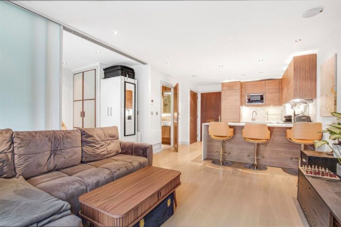 1 Bedroom Flat To Rent In Doulton House, Chelsea Creek, Fulham, SW6