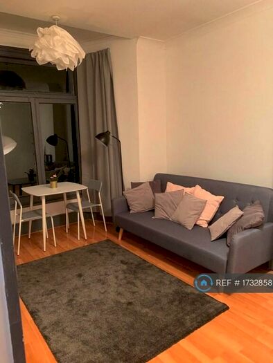 1 Bedroom Flat To Rent In Hermon Hill, Wanstead, London, E11