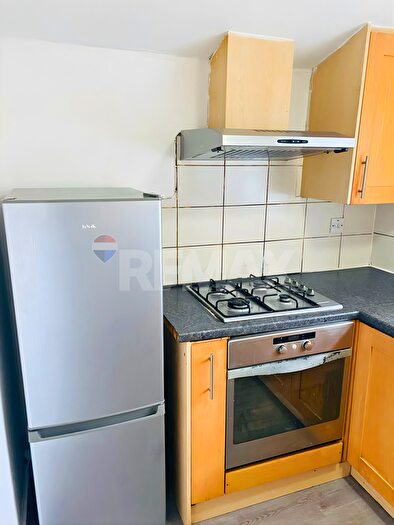 1 Bedroom Flat To Rent In Ley Street, Ilford, IG1