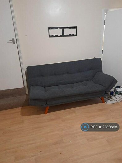 1 Bedroom Terraced House To Rent In Ingram Crescent, Leeds, LS11