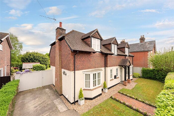 4 Bedroom Detached House For Sale In West End, Woking, Surrey, GU24