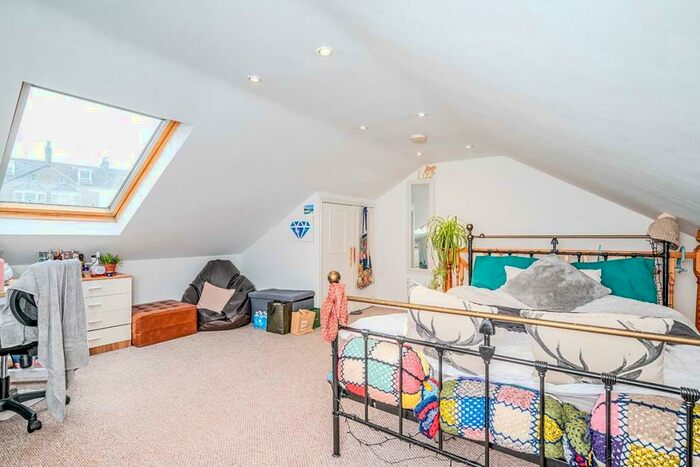 Terraced House To Rent In Hyde Park Road, Plymouth, Devon, PL3