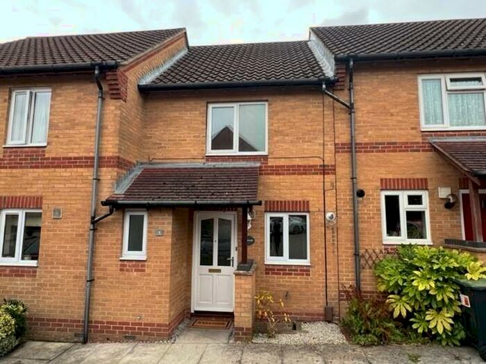 2 Bedroom House To Rent In Woodlake Close, BH17