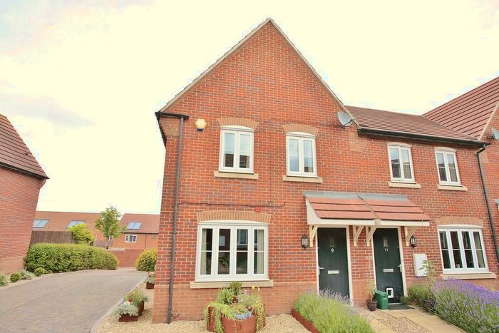 3 Bedroom End Of Terrace House To Rent In Apple Down, Didcot, OX11