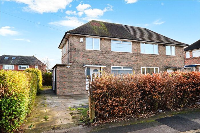 3 Bedroom Semi Detached House To Rent In Ring Road, Middleton, Leeds, West Yorkshire, LS10