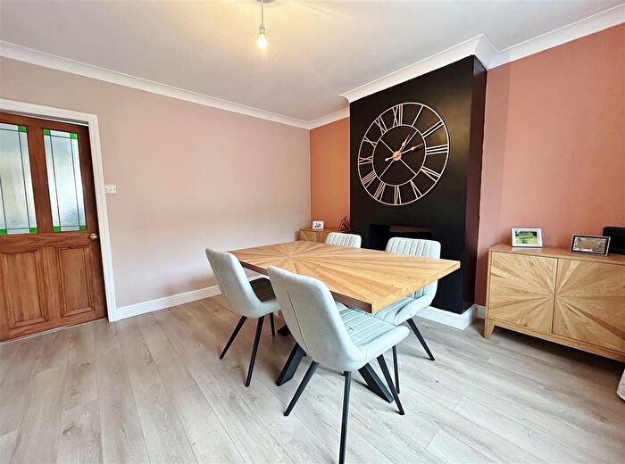2 Bedroom Terraced House For Sale In Bondgate, Selby, YO8