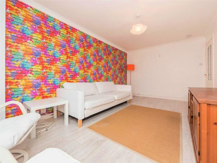 2 Bedroom Flat To Rent In Granton Road, Edinburgh, EH5