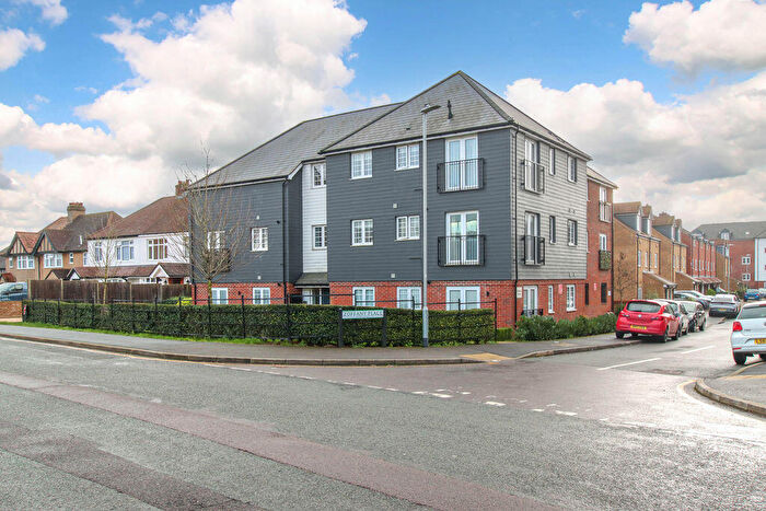 2 Bedroom Flat For Sale In Zoffany Place, Hemel Hempstead, HP2